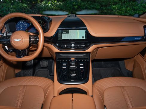 Used 2025 Aston Martin DBX 707 image 19