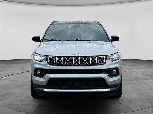 Used 2025 Jeep Compass Limited AWD/4WD image 2