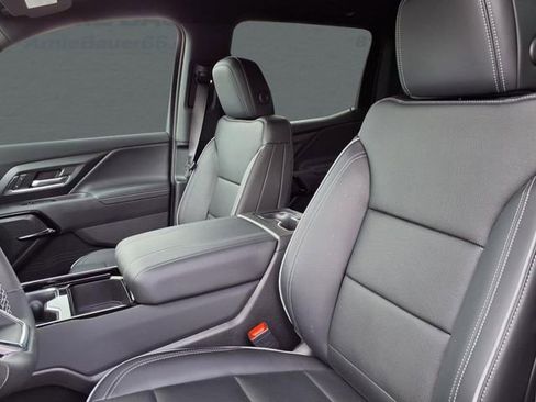 New 2025 Chevrolet Silverado EV LT image 8