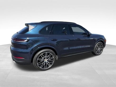 Used 2024 Porsche Cayenne AWD/4WD image 6