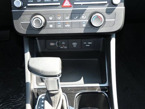 Used 2025 Hyundai Tucson SE image 16