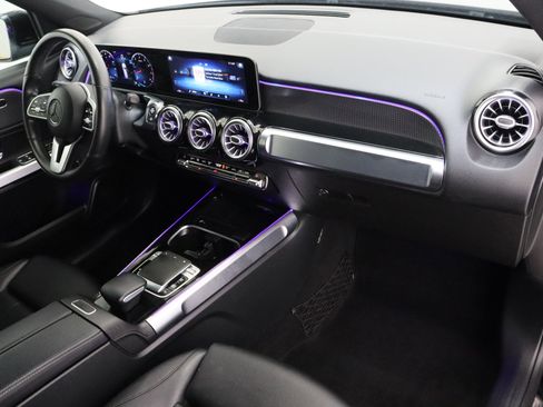 Used 2020 Mercedes-Benz GLB 250 4MATIC image 38