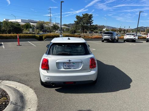 Used 2015 MINI Cooper 4-Door Hardtop FWD image 6