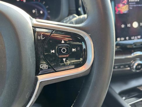 Used 2023 Volvo XC60 B5 Ultimate image 36