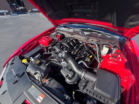 Used 2012 Ford Mustang Coupe RWD image 25