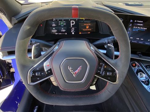 Used 2025 Chevrolet Corvette Stingray Premium Conv w/ Z51 Performance Package image 18