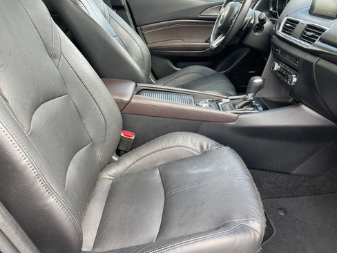 Used 2018 MAZDA MAZDA3 Grand Touring w/ Premium Equipment Package FWD image 25