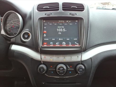 Used 2019 Dodge Journey SE image 20