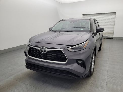 Used 2022 Toyota Highlander LE image 15