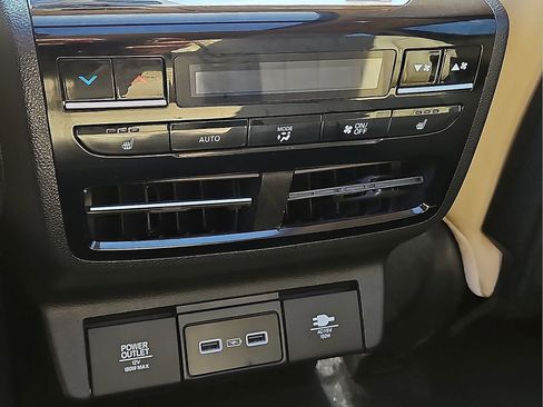 Used 2023 Acura MDX SH-AWD w/ Advance Package image 14