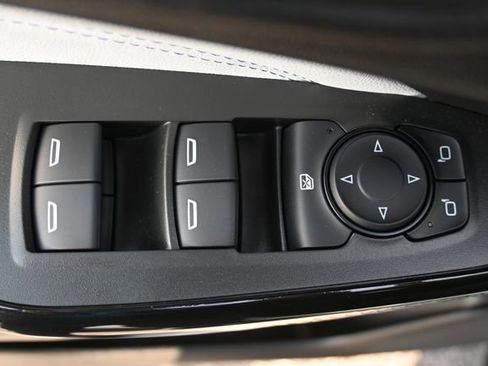 Used 2024 Chevrolet Trax LT image 11