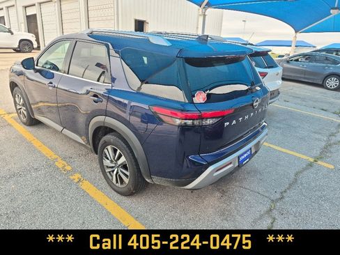 Used 2025 Nissan Pathfinder SL AWD/4WD image 8