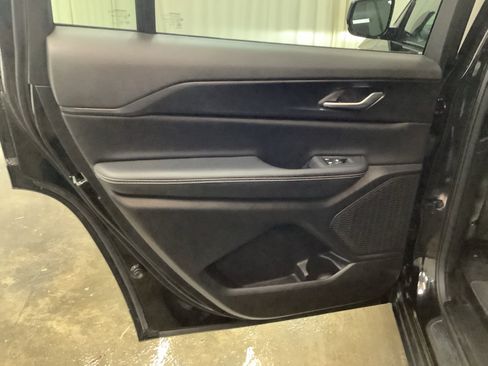 Used 2023 Jeep Grand Cherokee L Laredo image 25