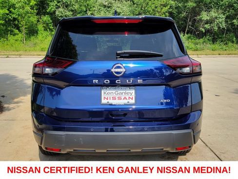 Certified 2025 Nissan Rogue SV AWD/4WD image 4