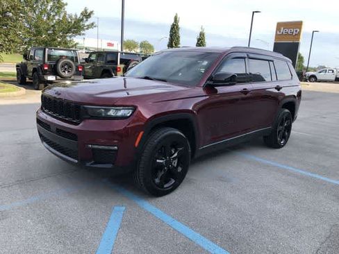Certified 2024 Jeep Grand Cherokee L Limited w/ Black Appearance Package AWD/4WD image 2