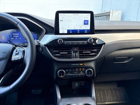 Used 2022 Ford Escape SEL w/ Technology Package image 20