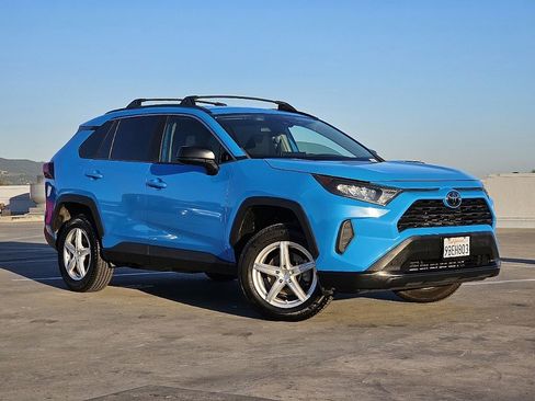 Used 2019 Toyota RAV4 LE w/ All Weather Liner Package image 3