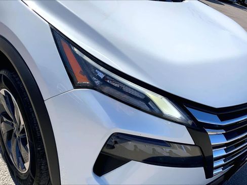 Used 2024 Nissan Rogue SV image 27