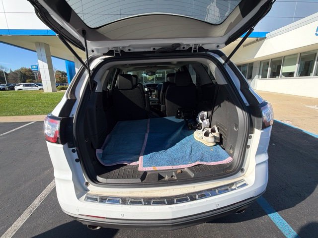 Used 2017 Chevrolet Traverse Premier w/ LPO, 'HIT The Road' Package AWD/4WD image 9