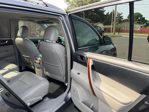 Used 2013 Toyota Highlander Limited FWD image 14