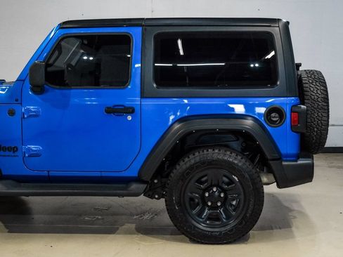 Used 2022 Jeep Wrangler Sport AWD/4WD image 17