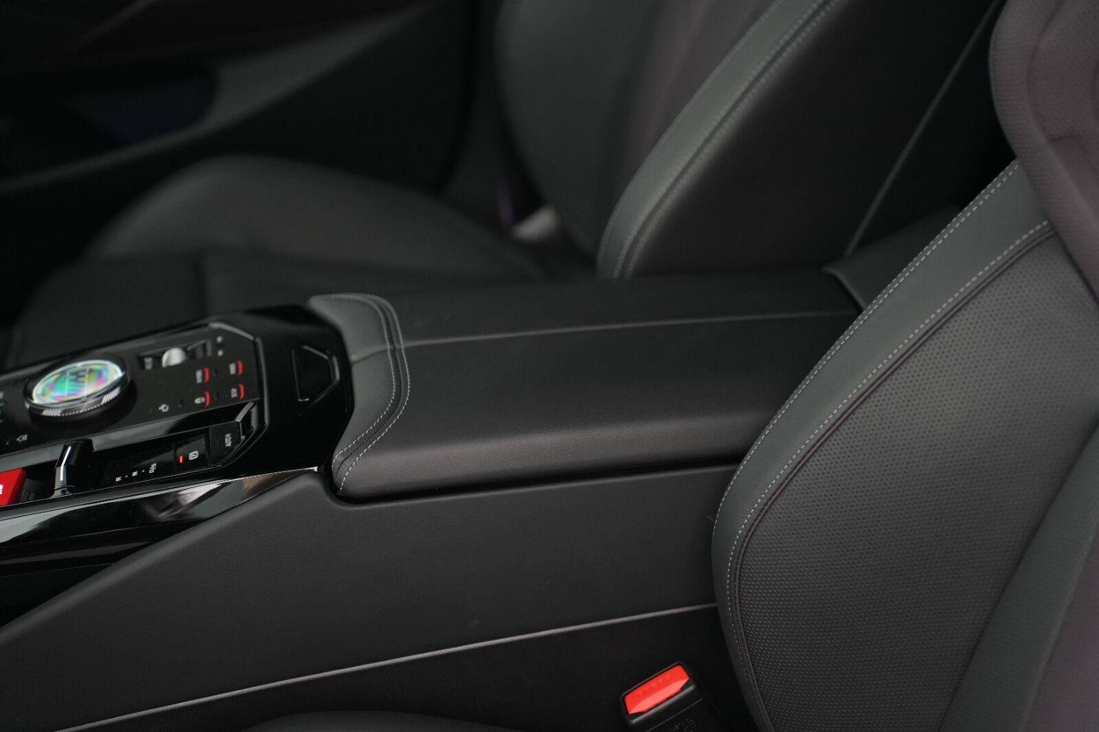 Used 2025 BMW M5 Touring AWD/4WD image 18