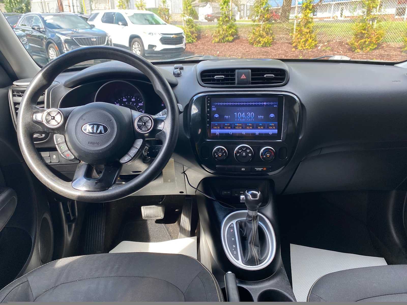 Used 2016 Kia Soul + FWD image 7