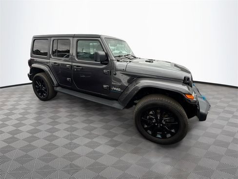 Used 2023 Jeep Wrangler Unlimited Sahara w/ Cold Weather Group image 5