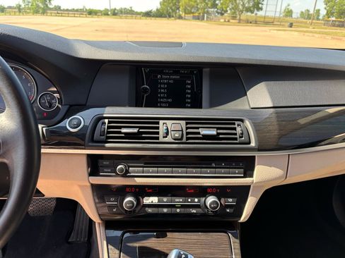 Used 2011 BMW 528i Sedan RWD image 16