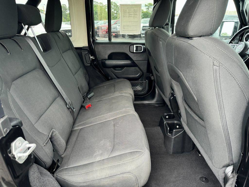 Used 2020 Jeep Wrangler Unlimited Sahara AWD/4WD image 20