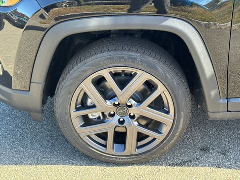 New 2026 Jeep Compass Limited image 10