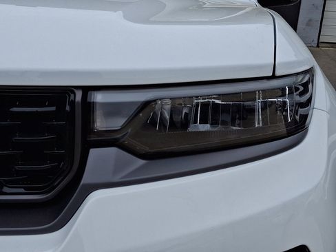 New 2026 Jeep Grand Cherokee L Limited AWD/4WD image 4