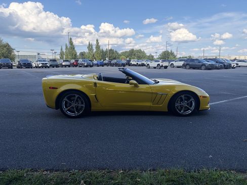 Used 2010 Chevrolet Corvette Grand Sport w/ Preferred Equipment Group RWD image 4