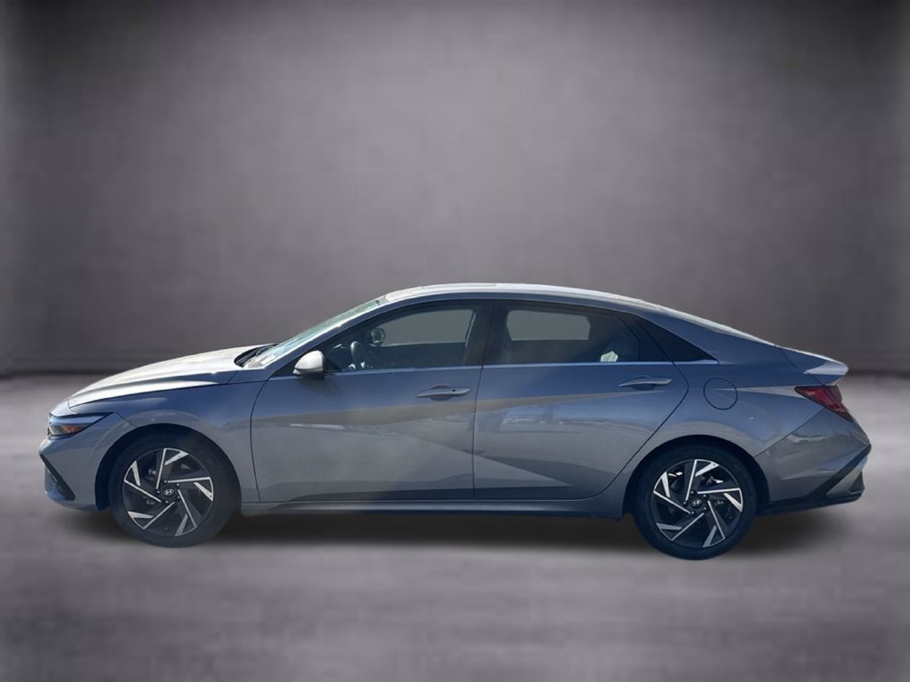Used 2025 Hyundai Elantra SEL FWD image 10