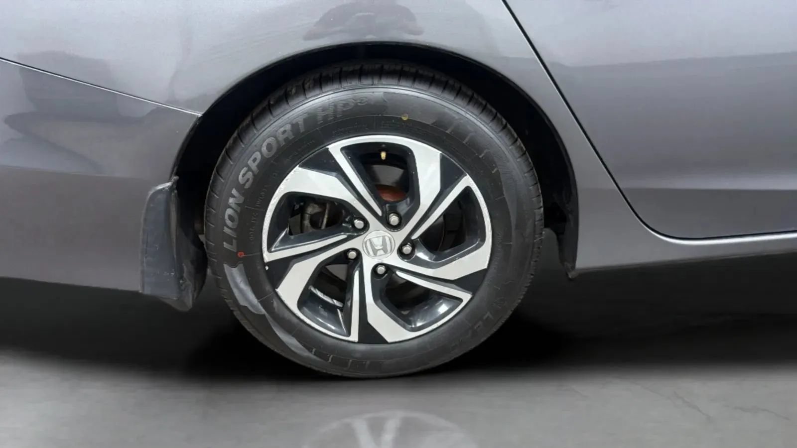 Used 2017 Honda Accord LX image 24