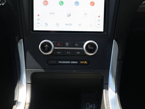 Used 2022 Ford Edge Titanium w/ Equipment Group 301A AWD/4WD image 29
