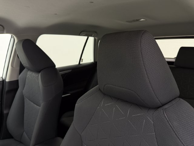 Used 2021 Toyota RAV4 XLE FWD image 25