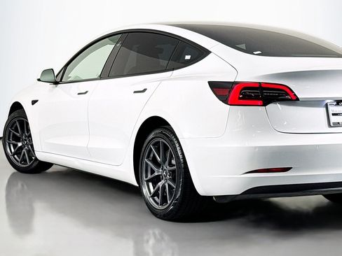 Used 2022 Tesla Model 3 Long Range AWD/4WD image 14