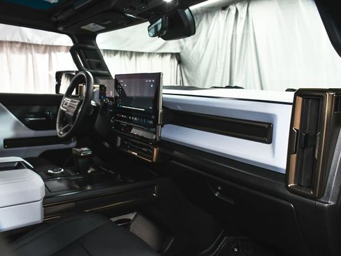 Used 2024 GMC Hummer EV 3X image 55