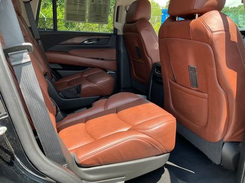 Used 2019 Cadillac Escalade Premium Luxury AWD/4WD image 22