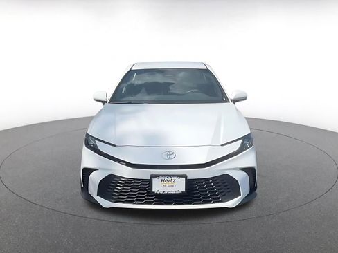 Used 2025 Toyota Camry SE FWD image 4