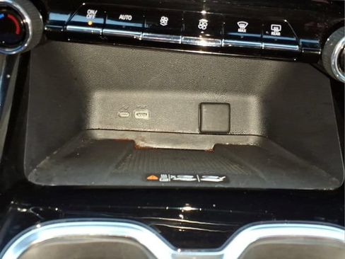 Used 2024 Chevrolet Traverse LT w/ Trailering Package FWD image 21