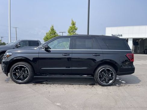 Used 2023 Ford Expedition Limited AWD/4WD image 2