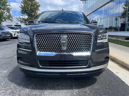 Certified 2023 Lincoln Navigator L Reserve AWD/4WD image 2