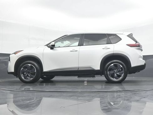 Used 2024 Nissan Rogue SV AWD/4WD image 28