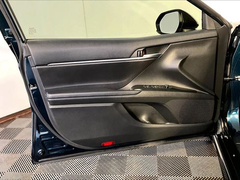 Used 2020 Toyota Camry SE image 22