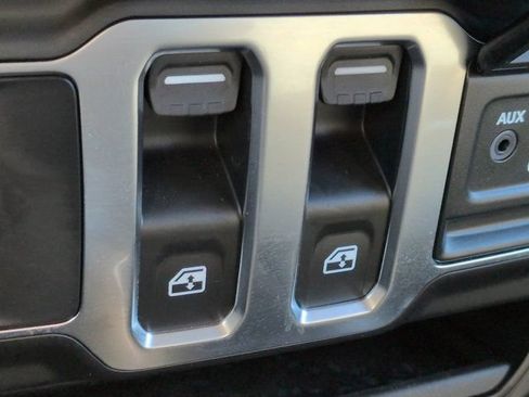 Used 2025 Jeep Wrangler Sport AWD/4WD image 19
