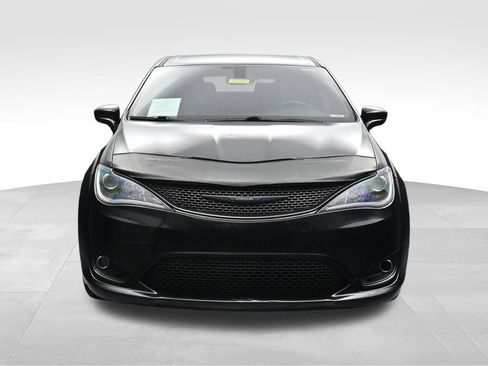 Used 2020 Chrysler Pacifica Touring w/ S Appearance Package FWD image 8