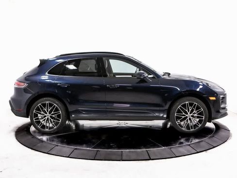 Certified 2023 Porsche Macan image 8