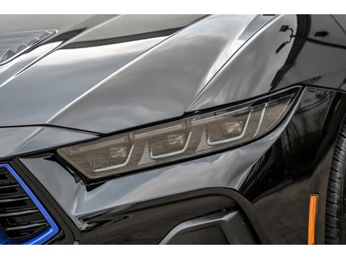 Used 2025 Ford Mustang GT Premium RWD image 7